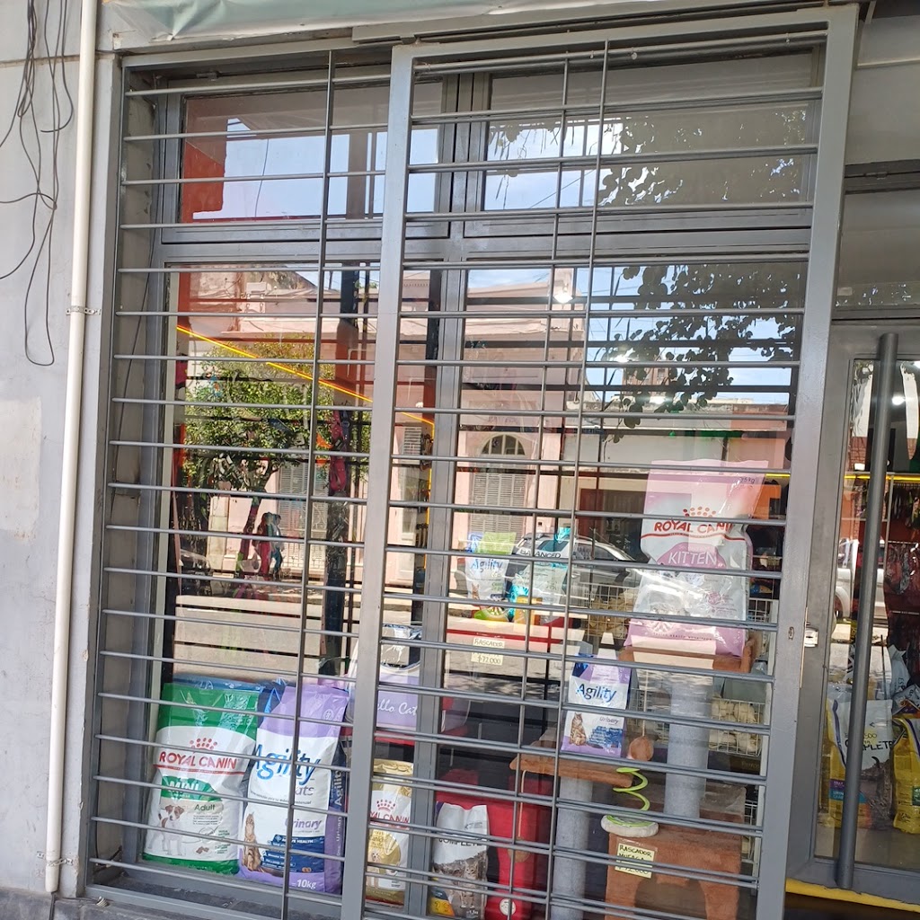 Nickly Pet Shop storefront